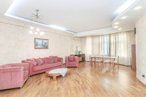 Deluxe 3 bedroom 1 living room 2 bathroom apartment